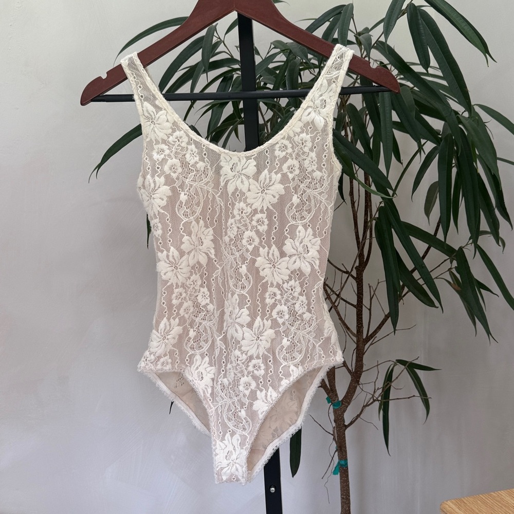 Zimmermann Lace Scoop Bodysuit Size 0 in Cream